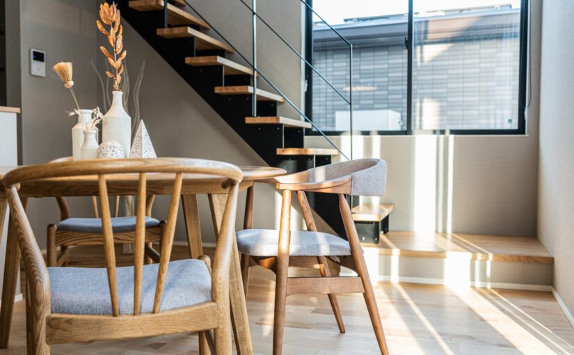 住宅街に建つ住まいのシンプルで明るい心地の良いプライベート空間「瀬高町の家」