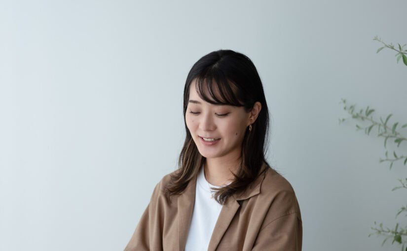 「日々光のある場所を探して暮らしています」カラーコーディネーター・遠藤慧の日常で大切にしているデザインや建築の世界へ進んだきっかけ