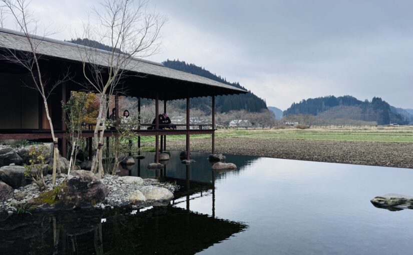 阿蘇山嶺の美しい里山に溶け込む、まちの風土を五感で味わえる喫茶室「喫茶 竹の熊」